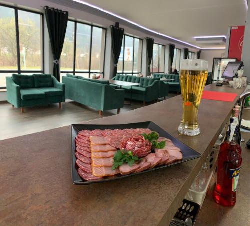 餐廳, Карпатський Готель Олександрія (Карпатськии Готель Олександрія) in 米庫利欽