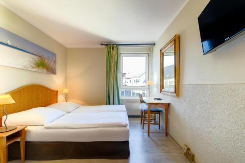 Double Room image 5
