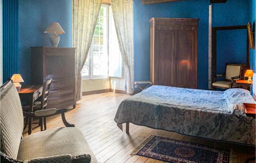 2 Bedroom Stunning Home In Chinon in Les Lutinieres