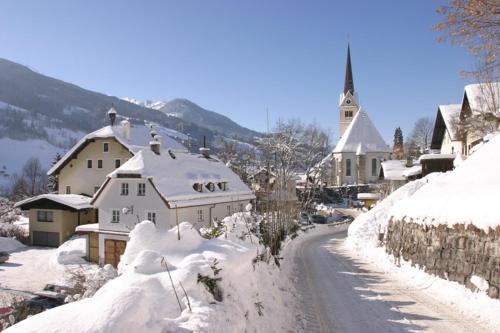 สภาพแวดล้อมโดยรอบ, Hüttenzauber (Huttenzauber) in บรูก อาน เดอร์ กล็อกเนอร์สตราซเซ่