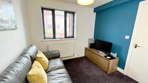 Cross Court, Stafford by BELL Apartments 2