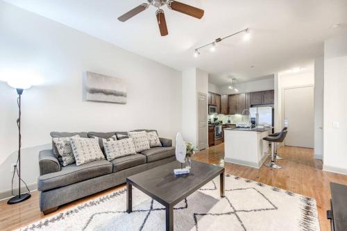Resort-style Pool, Gym/Garage, 1Br, Medical Center in Houston, USA