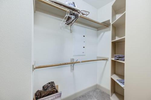 Resort-style Pool, Gym/Garage, 1Br, Medical Center in Houston, USA