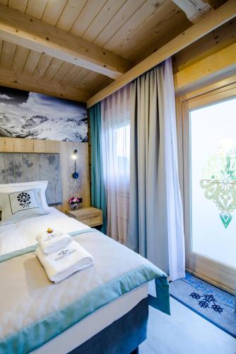 3 bedrooms, 4 beds