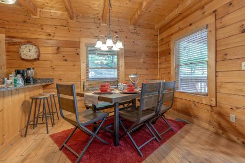 A Mountain Paradise in Pigeon Forge, USA