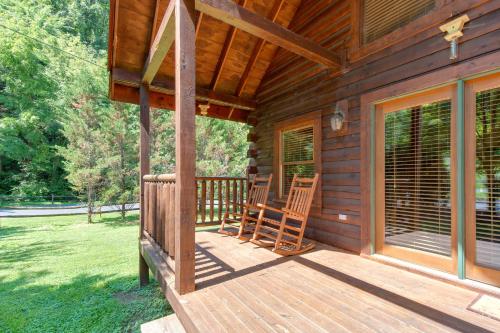 A Mountain Paradise 2 Bedrooms Sleeps 6 Pool Access Hot Tub Pool Table - image 10