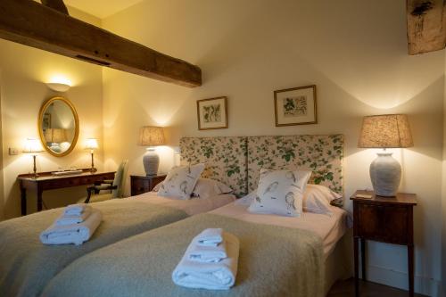 Stackyard Lodge - enchanting 18th Century converted barn in the Waveney Valley in เบคเคิล
