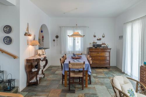 Summer House - Finikas Syros