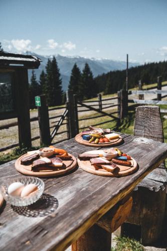 บริการและสิ่งอำนวยความสะดวก, Hüttenzauber (Huttenzauber) in บรูก อาน เดอร์ กล็อกเนอร์สตราซเซ่