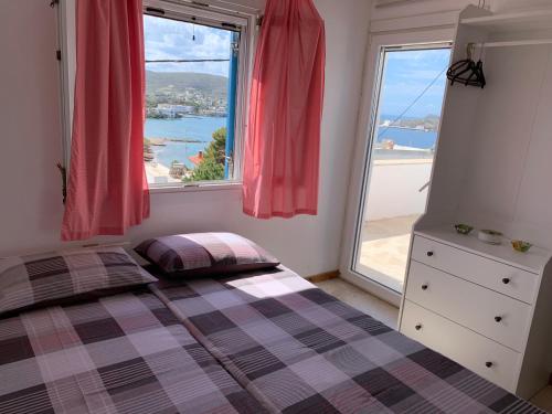 Summer House - Finikas Syros