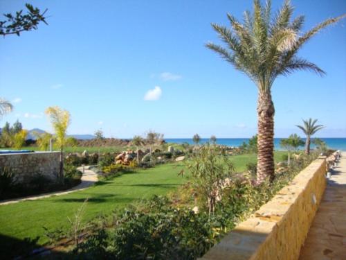 Villa 1 Sandy Beach Villas - Heated pool - Jacuzzi - Private Beach Area - Sea Views