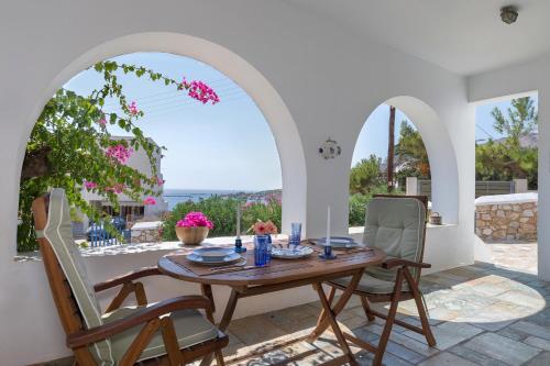 Summer House - Finikas Syros