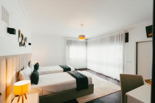 3 twin beds