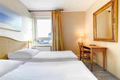Twin Room image 1