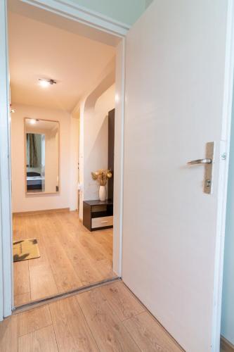 Madrid 90 Sq M 2BDR w Parking Spot near Metro, Serdika Mall, Sofia (photo 10)