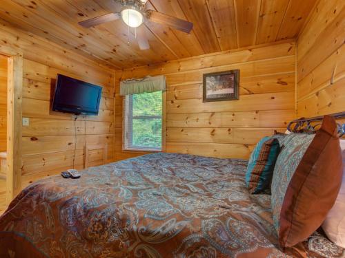 The Vinson 1 Bedroom Loft Game Room Hot Tub Theater Room Sleeps 4 - image 10