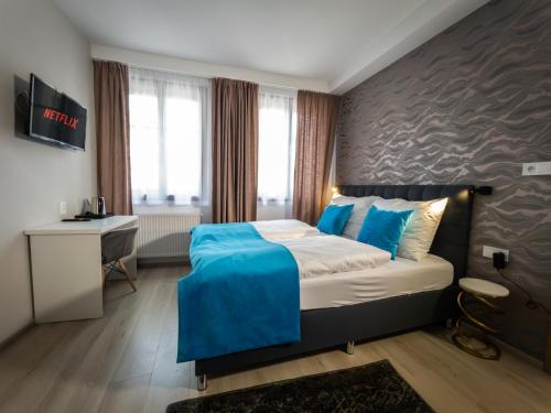 1 queen bed