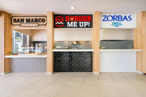 Venezia Resort Hotel - image 10