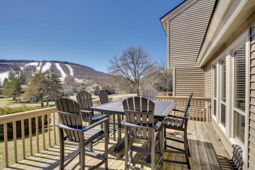 Charming Townhome - Walk to Greek Peak Mountain!