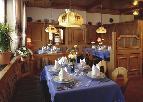 餐廳, 蘇姆阿特施羅斯蘭迪伊爾酒店 (Landidyll Hotel Zum Alten Schloss) in 基爾興西滕巴赫