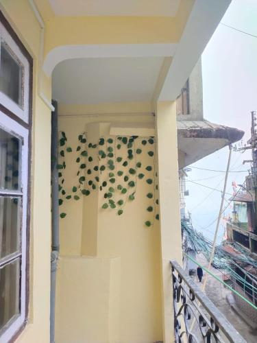 Apartment with Balcony image 2