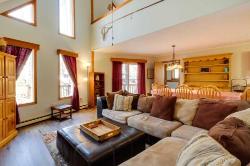 Spacious Pocono Lake House Near Skiing and Swimming! in Pocono Lake, USA