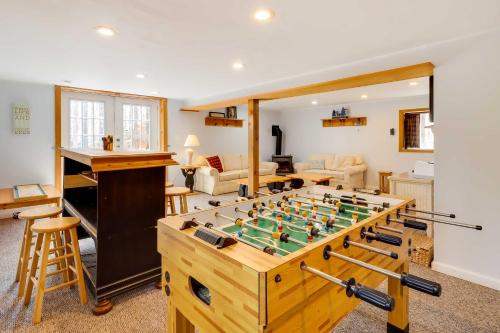 Spacious Pocono Lake House Near Skiing and Swimming! in Pocono Lake, USA