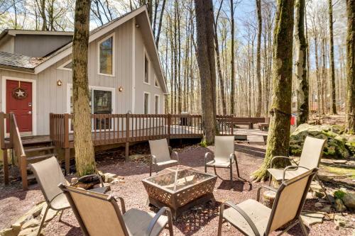 Spacious Pocono Lake House Near Skiing and Swimming! in Pocono Lake, USA