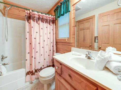 Idle Days 2 Bedrooms Sleeps 8 Pool Table Grill Pool Access WiFi - image 2