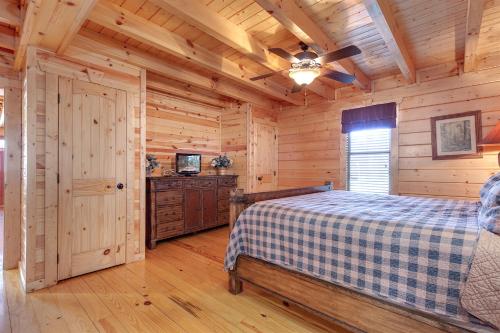 Marlene's Hideaway 3 Bedrooms Pool Hot Tub Fireplace WiFi Sleeps 6 - image 14