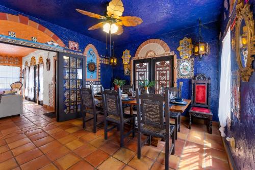 The Gaudi House- Pool Minutes to DNTN and Beach in St. Augustine, USA