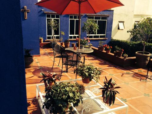 Exterior view, Maria Del Alma House in Coyoacán