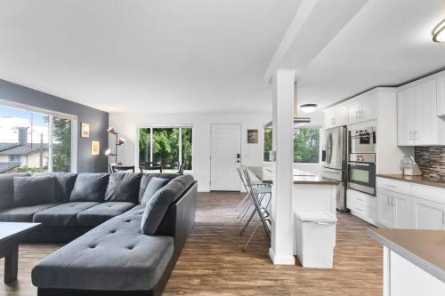 Epicurean remodel in central location