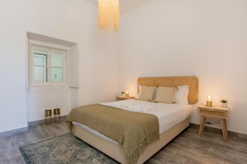 Cozy Apartment with Patio near Carcavelos Beach in Parede