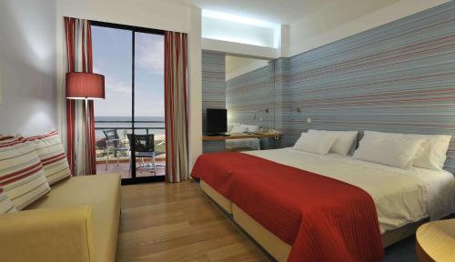 2 twin beds