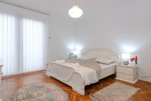 The Cosmic Gate Apartments, Visoko