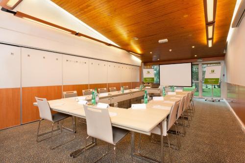 Holiday Inn Lille Ouest Englos an IHG Hotel - image 8
