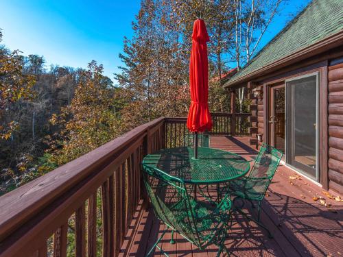 Mountain Flower 4 Bedrooms Hot Tub Pool Sleeps 12 - image 10