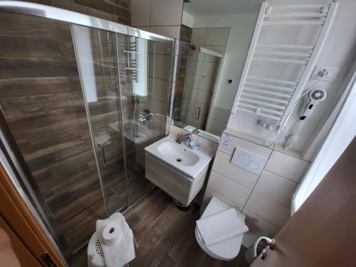 Garni Rosemari - image 9