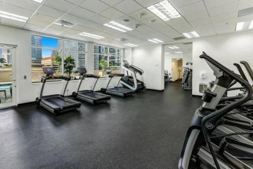 Graffiti Art Style Studio w Pool Hot Tub and Gym in Miami, USA