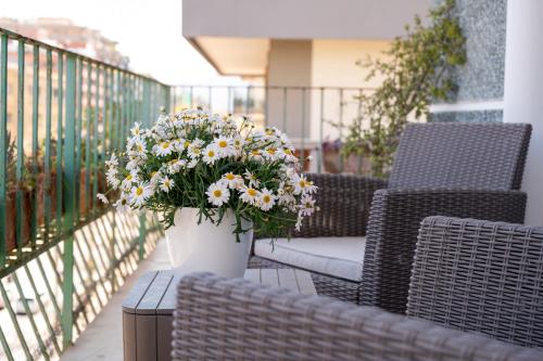 陽台/露台, Libertà #102 - Guest House Palermo (Liberta #102 - Guest House Palermo) in 巴勒莫郊區