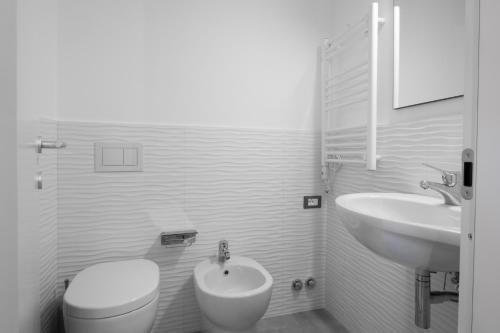 Double Room with Private Bathroom image 1
