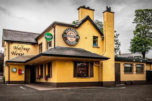 . The Halt @ The Halfway House Country Pub