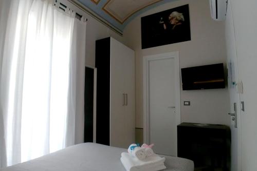 Double Room with Private Bathroom image 2