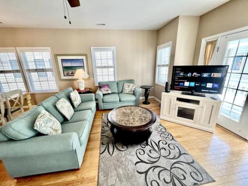 Beach Block 4 Bedroom with POOL in North Wildwood, USA