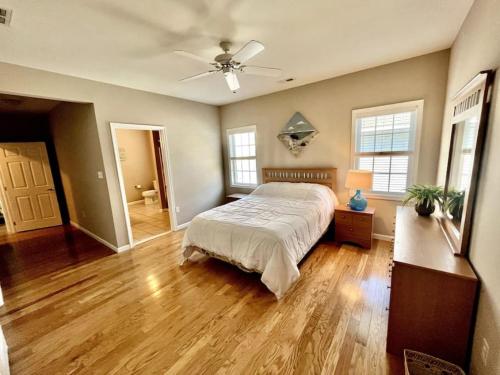 Beach Block 4 Bedroom with POOL in North Wildwood, USA
