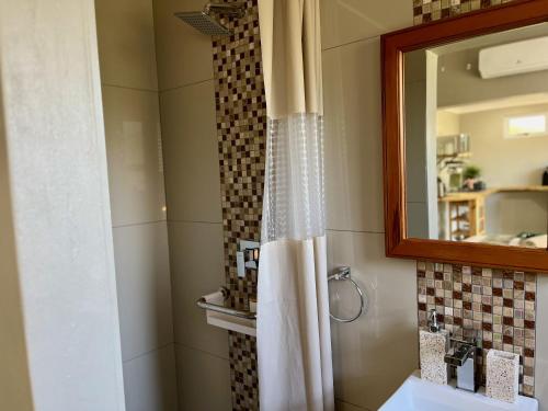 Standard Double Room image 10