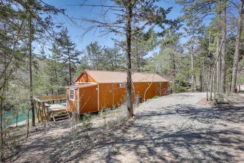 Cliffside Eureka Springs Cabin with Beaver Lake View