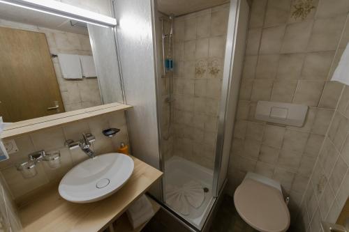 Standard Single Room image 4