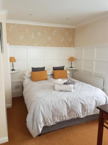 Dolphin Guest House - image 3
